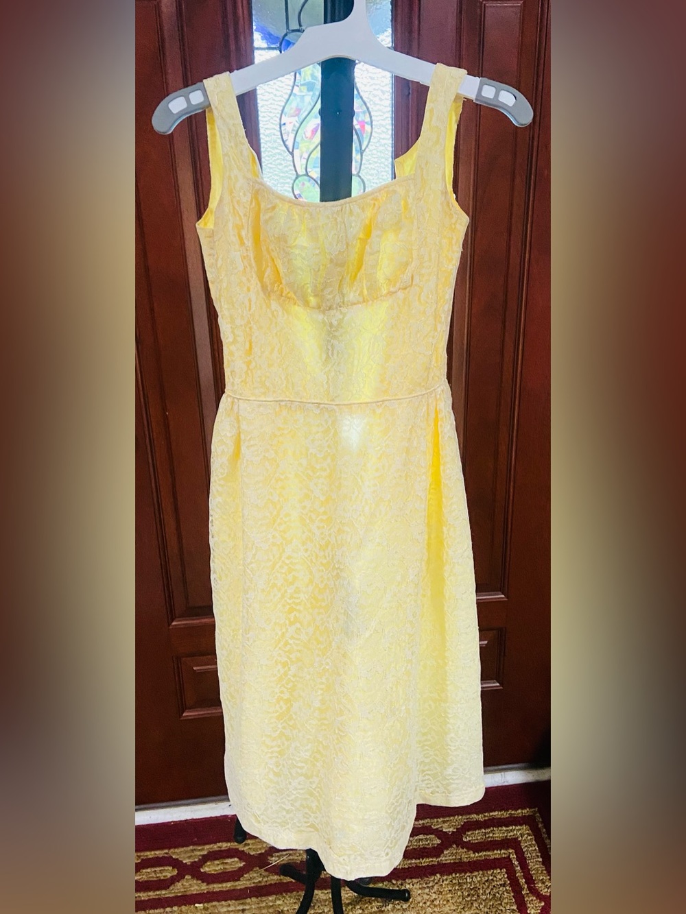 Sleeveless Backless Yellow Lace Midi Dress